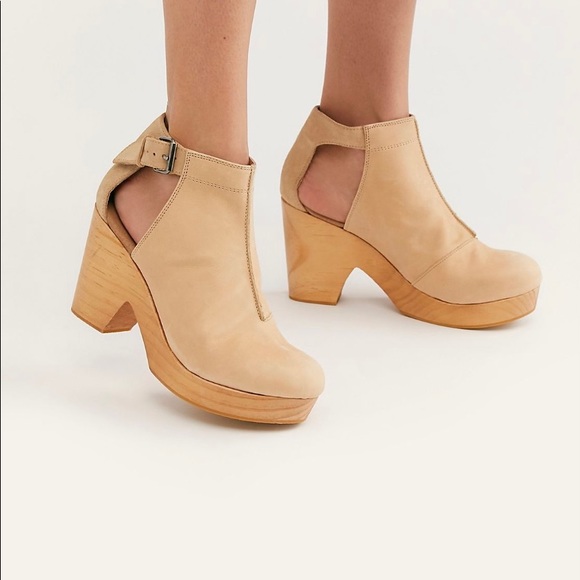 Free People Shoes - Free People Amber Orchard Clog SZ8 /38